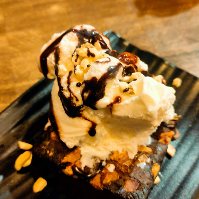 Brownie with Icecream